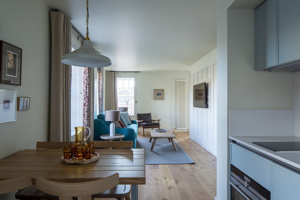 Abbey Strand Apartments at Holyrood 22/30