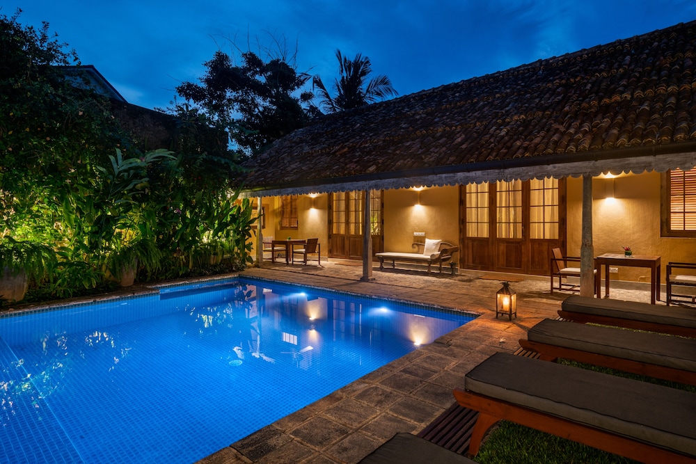 Taru Villas Rampart Street 17/50