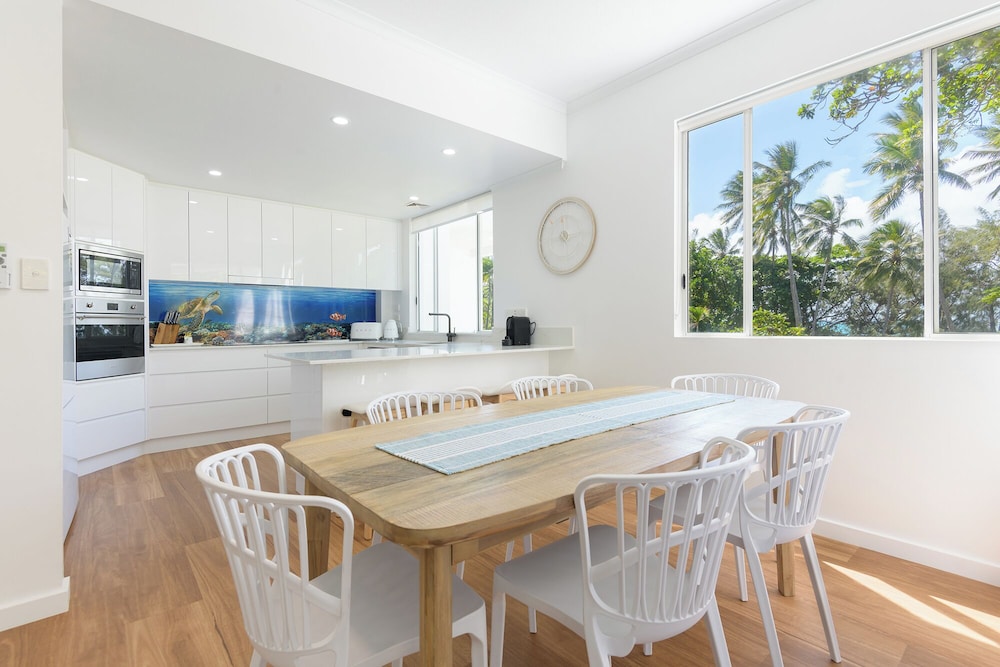 Beaches Port Douglas 52/69