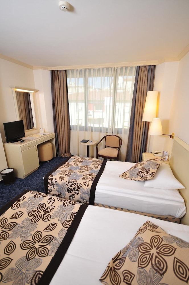 Class Hotel 14/50
