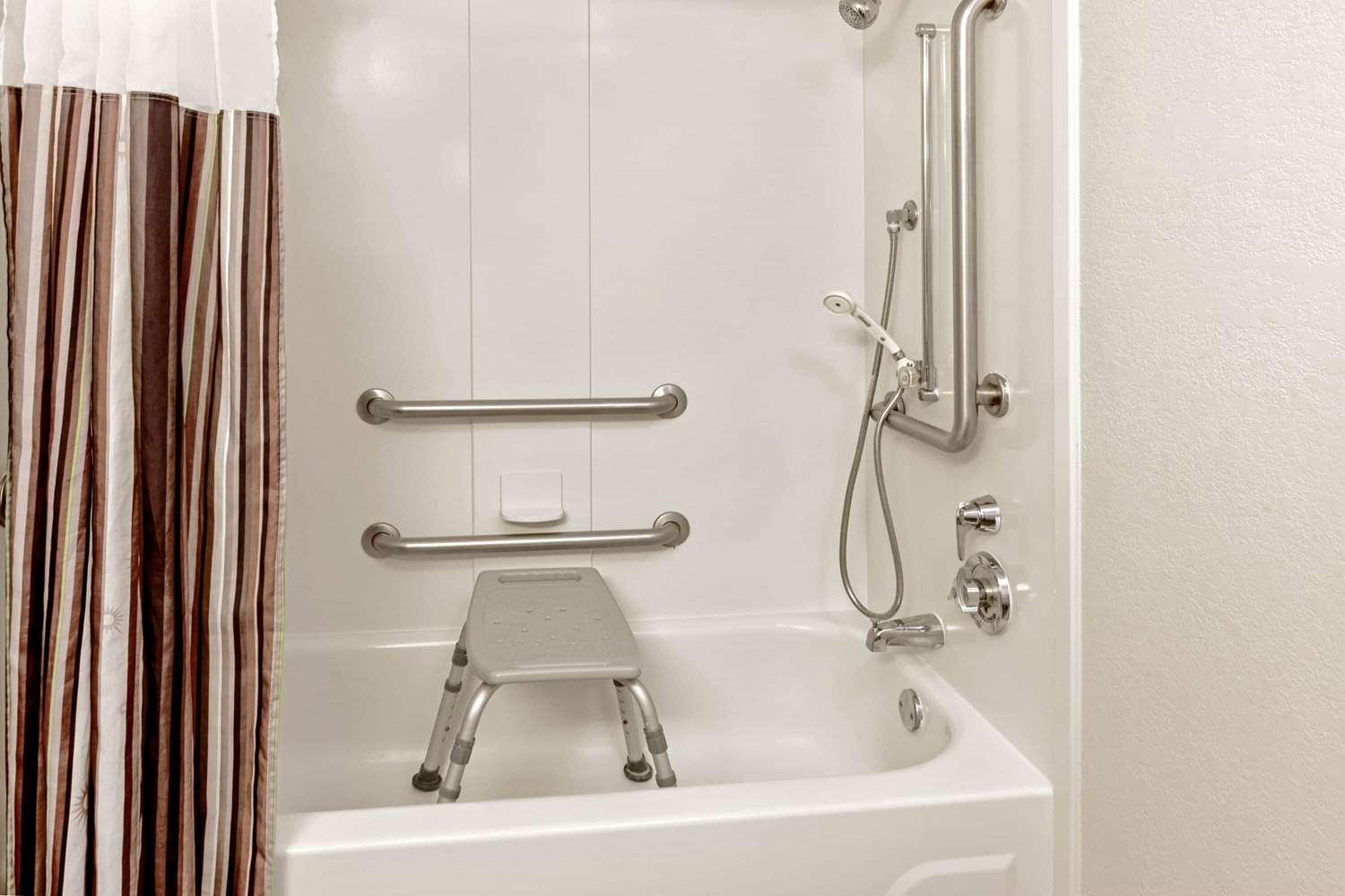 La Quinta Inn & Suites by Wyndham Birmingham Hoover 42/43