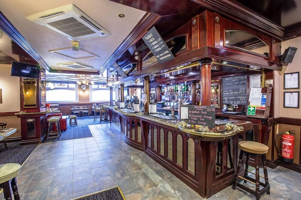 Globe Inn 18/37