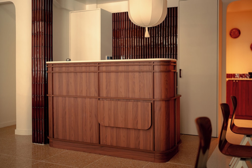 HOTEL CAMELIA INTERNATIONAL 5/50
