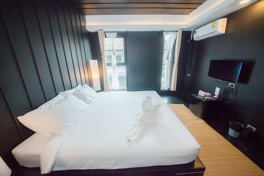 Signature, Black, Premium, King Bed