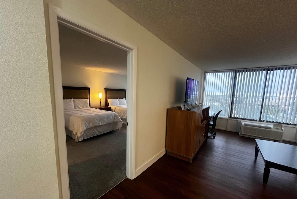 Suite, Double Bed, West View, High Floor
