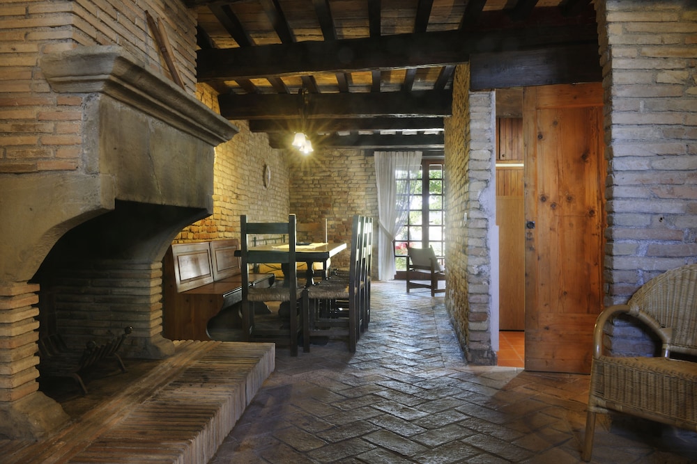 Albergo Diffuso Borgo Montemaggiore 37/63