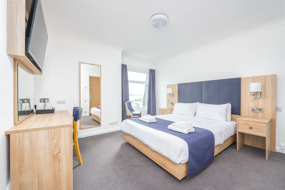 Abbey Lawn Hotel 25/64