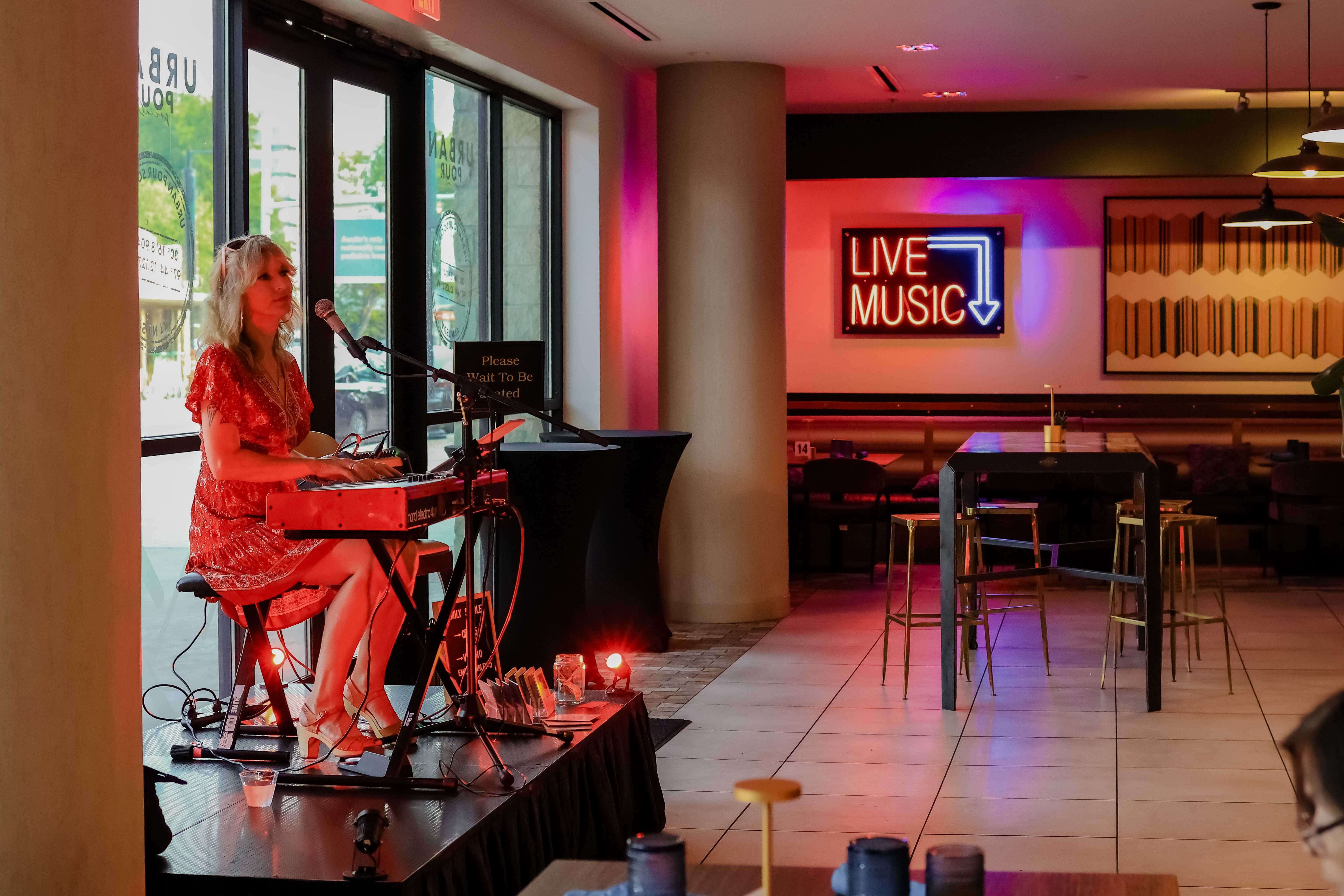 Hotel Indigo Austin Downtown University 55/70