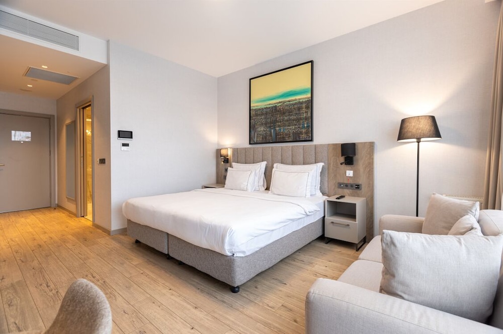Antwell Suites 18/55