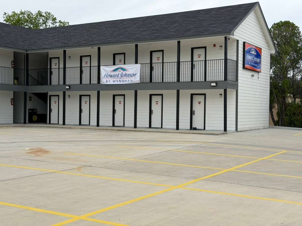 Howard Johnson by Wyndham Hillsboro TX 22/26