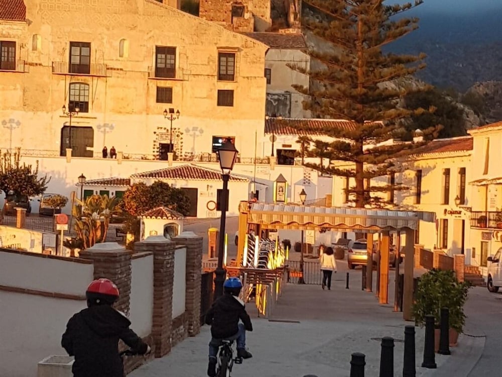 Millers Of Frigiliana 4/50