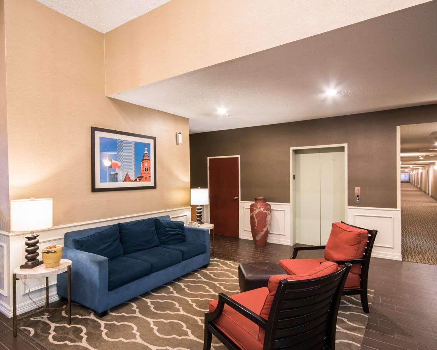Comfort Inn & Suites Red Oak - Dallas Area 12/23