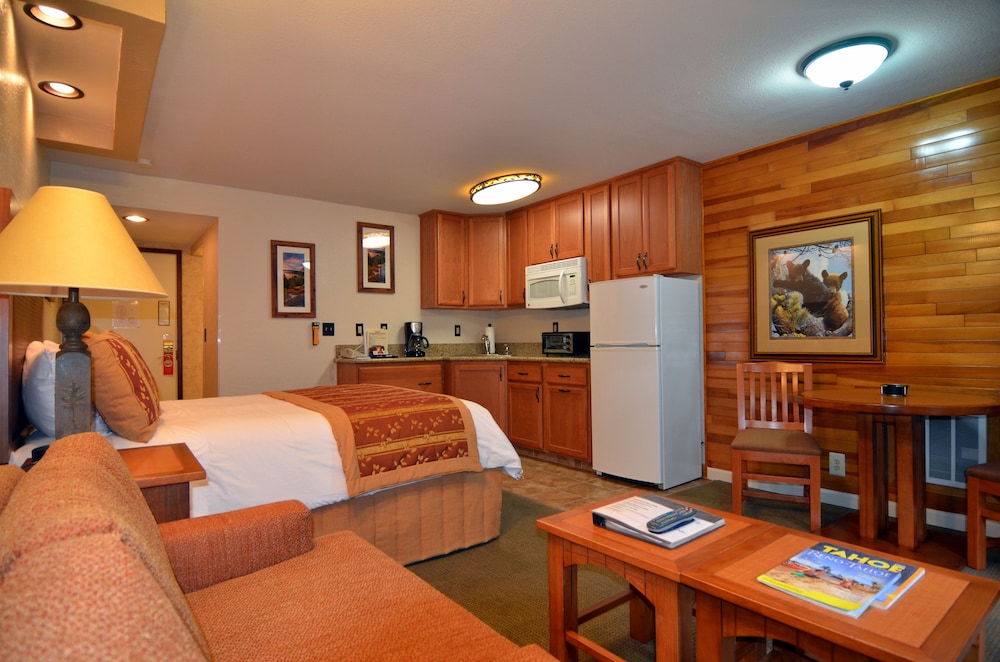 Tahoe Beach Ski Club 44/74