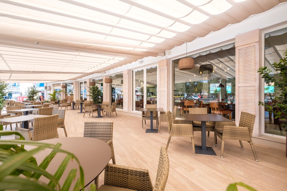 Plaza Santa Ponsa Boutique - Adults Only 58/73
