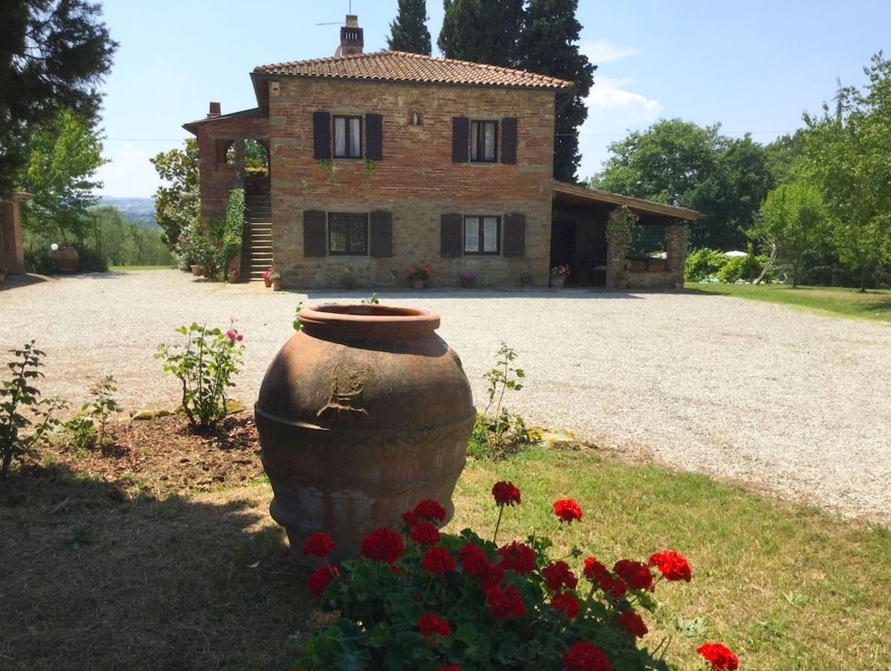 Villa Cecilia 32/34