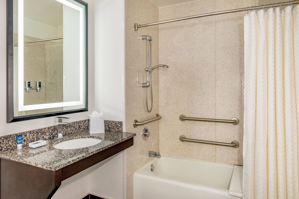 FOUR POINTS BY SHERATON KALAMAZOO 8/43