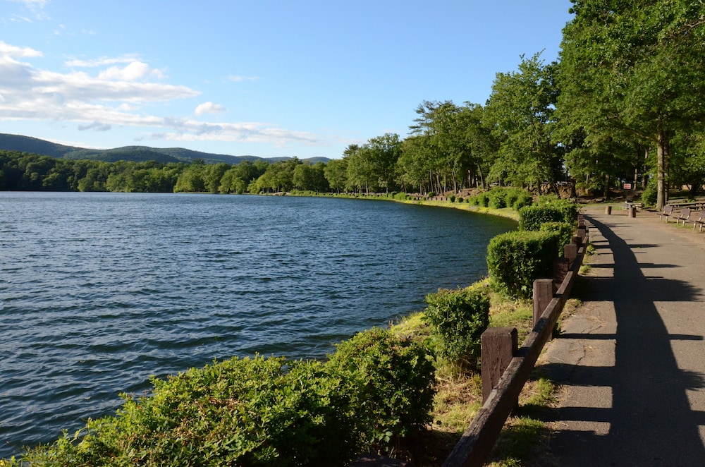 Overlook Lodge at Bear Mountain 30/38