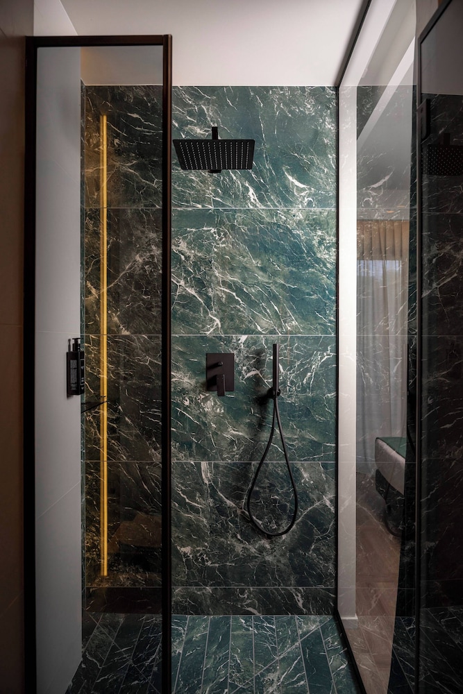 We Me Suite Hotel 21/46