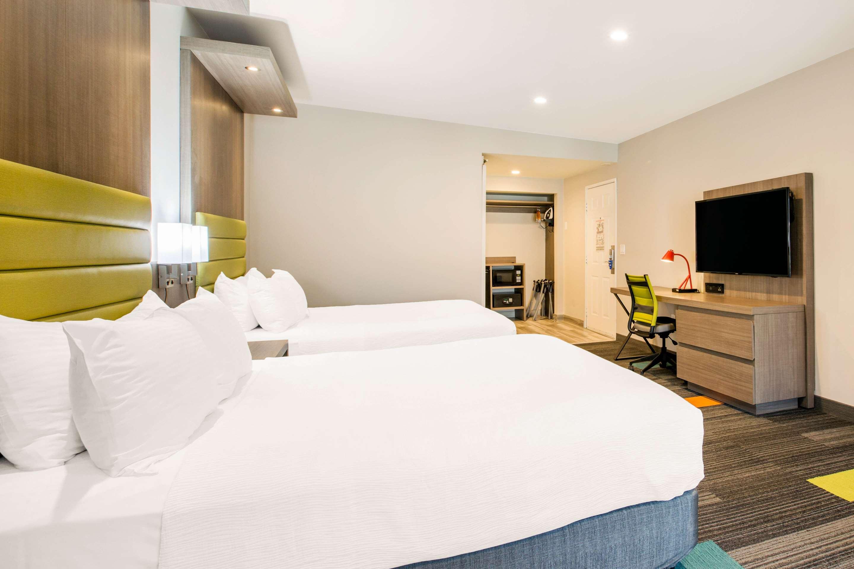 SUITE, 2 QUEEN BEDS