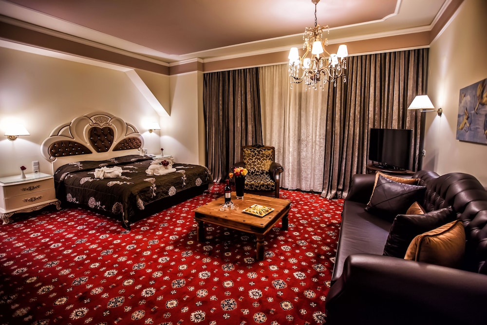 Hotel Kouros 36/61
