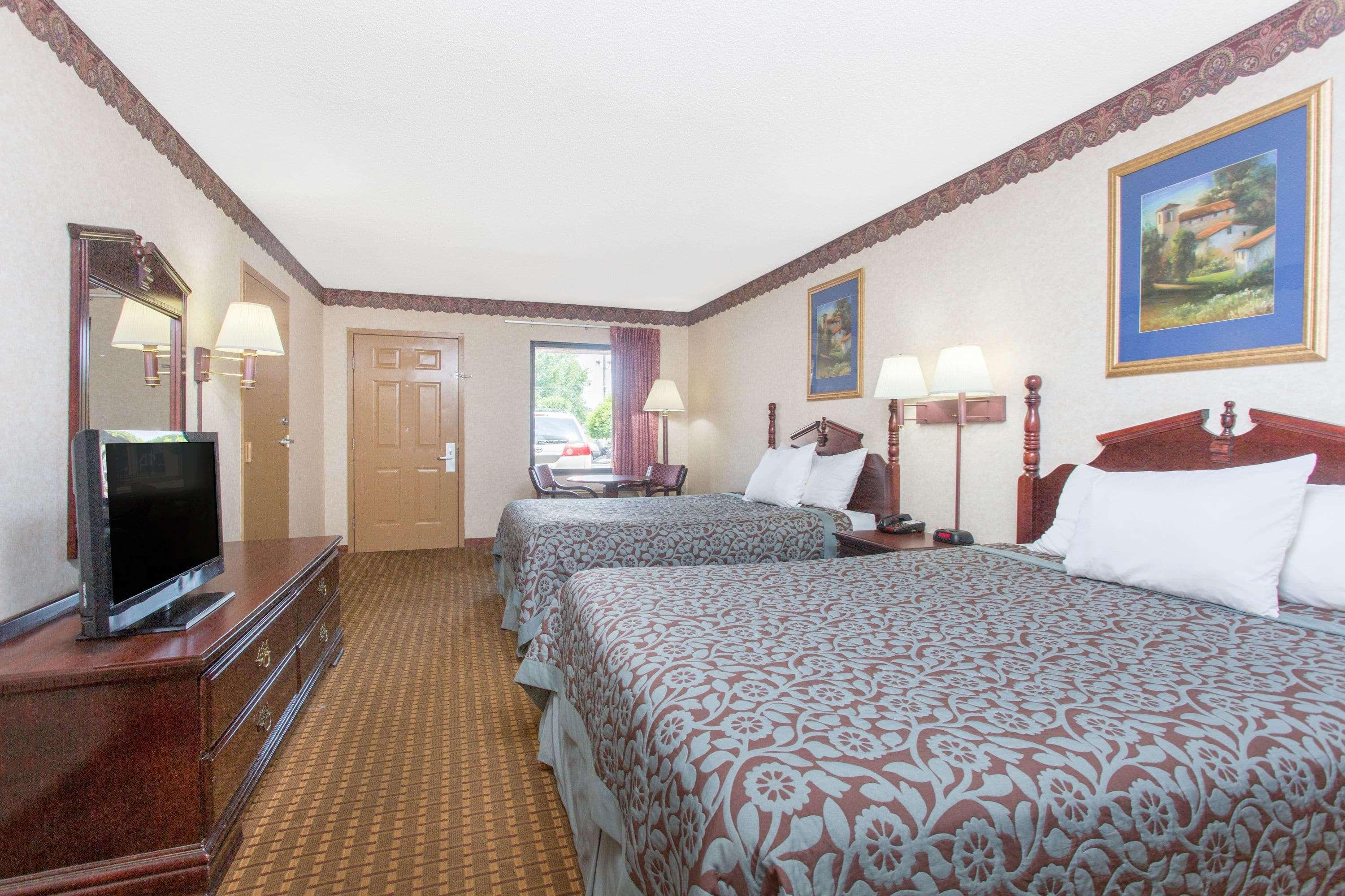 Days Inn By Wyndham Thomaston 11/22