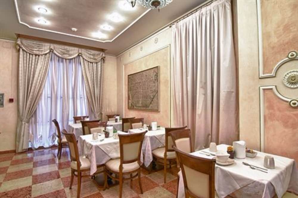 Hotel Pedrini 14/25