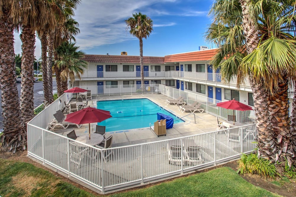 Motel6 Vacaville, CA 7/42