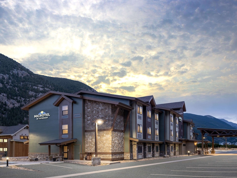 Microtel Inn and Suites by Wyndham Georgetown Lake 1/55