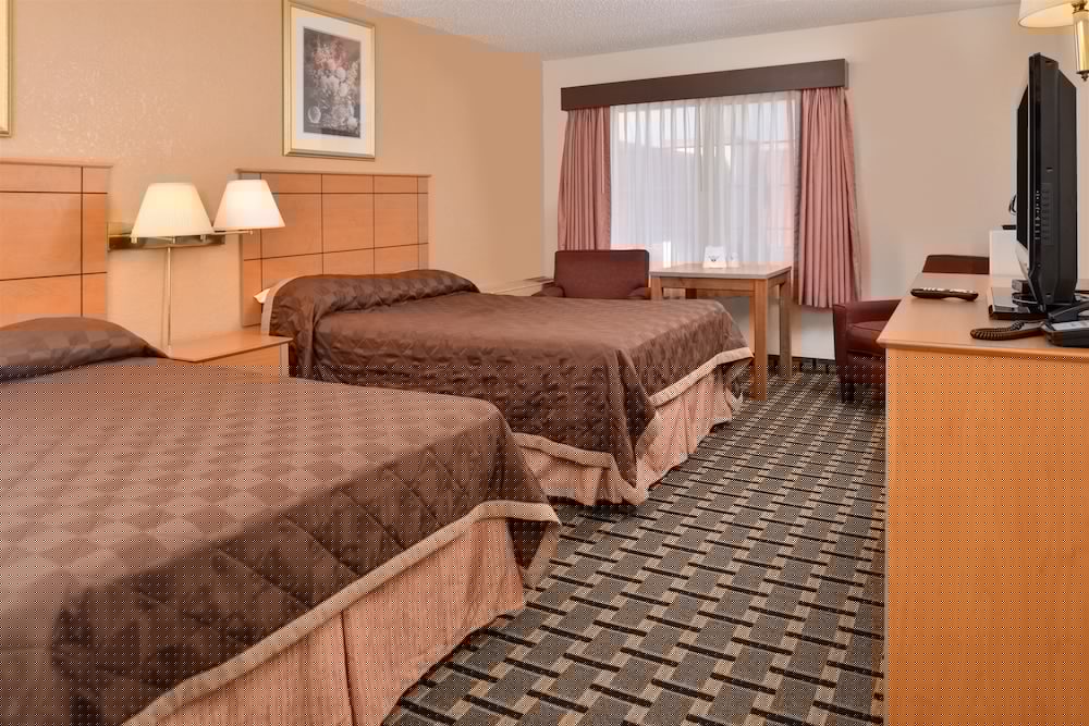Americas Best Value Inn and Suites St Cloud 15/26