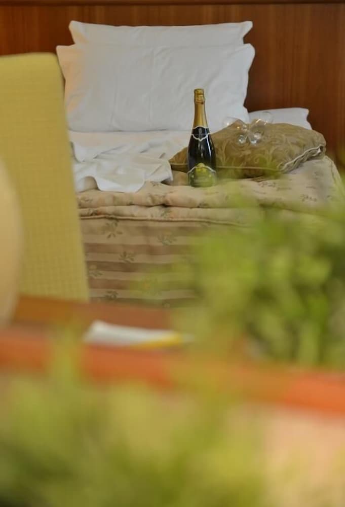 Karpos Hotel 44/50