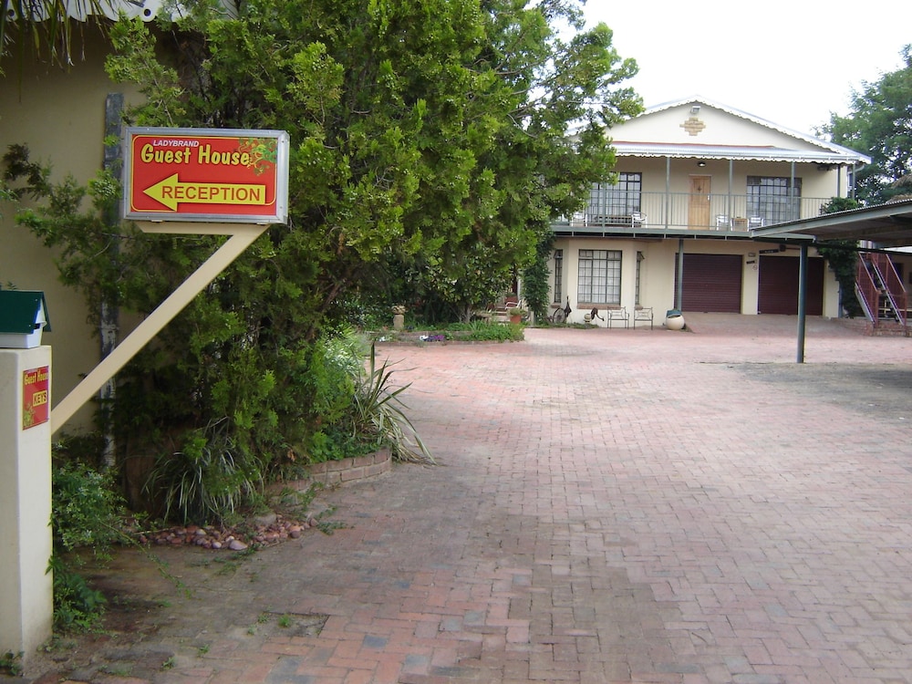Ladybrand Guest House 28/50