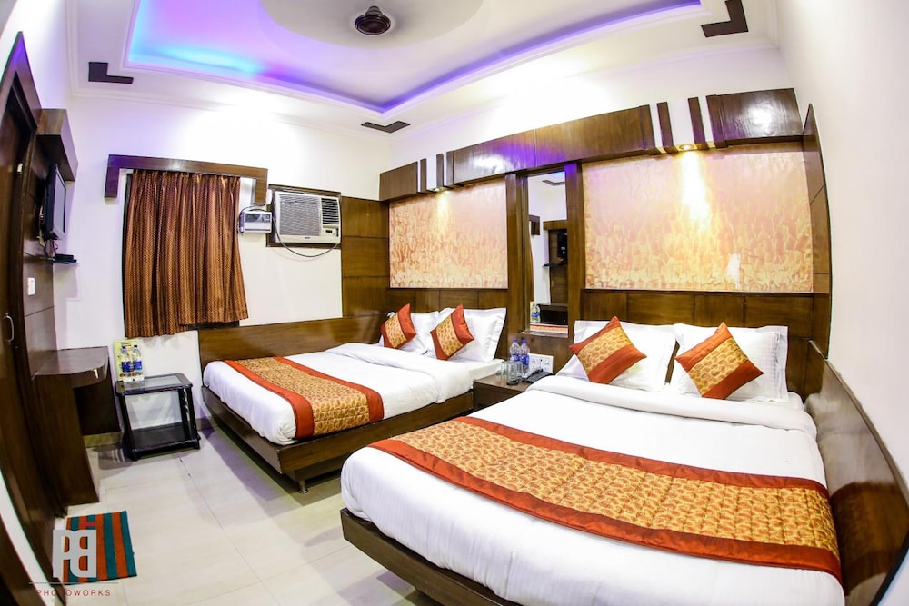 Hotel Glow Inn 32/50
