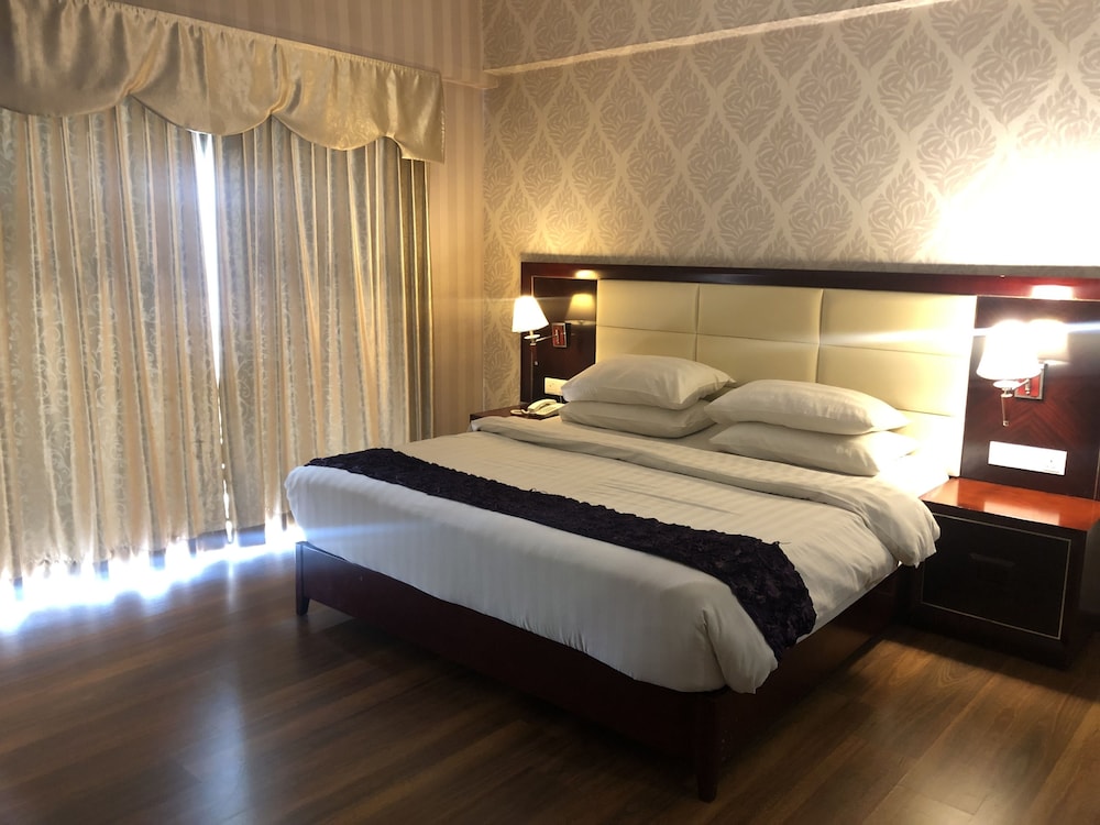 Pariss Hotel 8/29