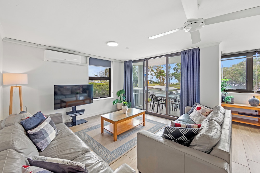 WINDWARD APARTMENTS 60/81