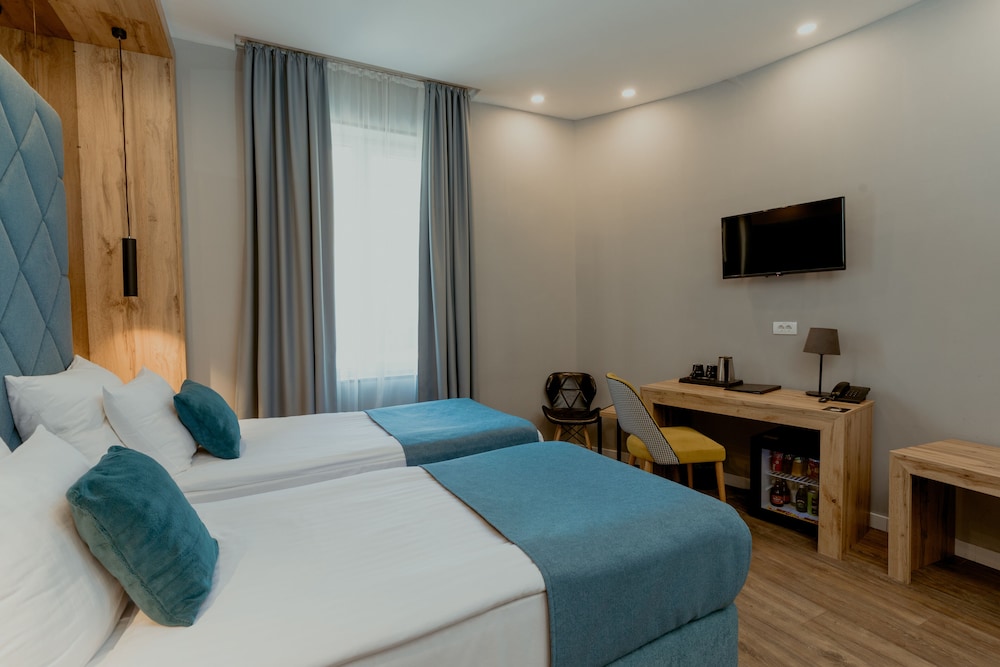 STANDARD, DOUBLE OR TWIN BED