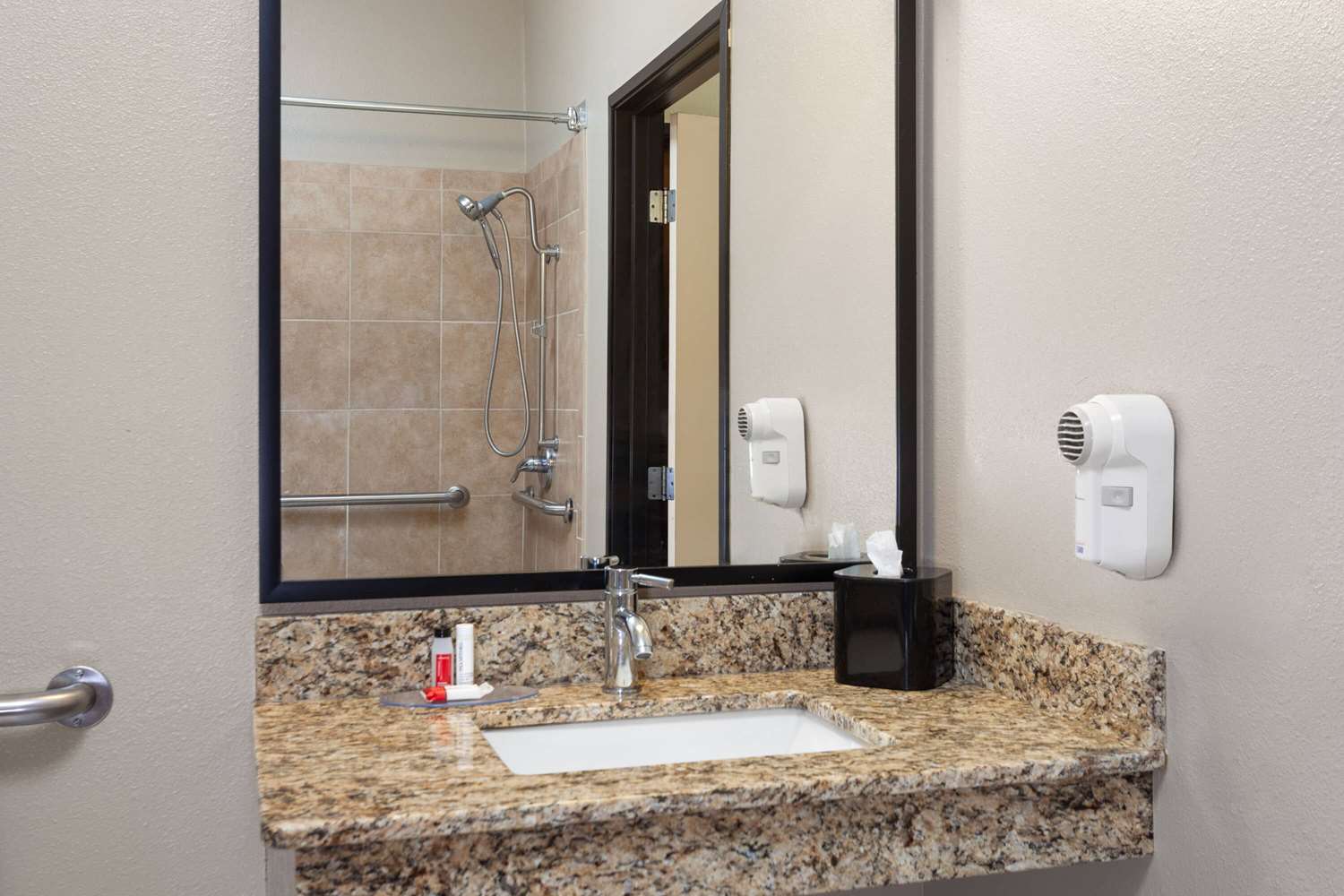 Americinn By Wyndham Hudson 18/20