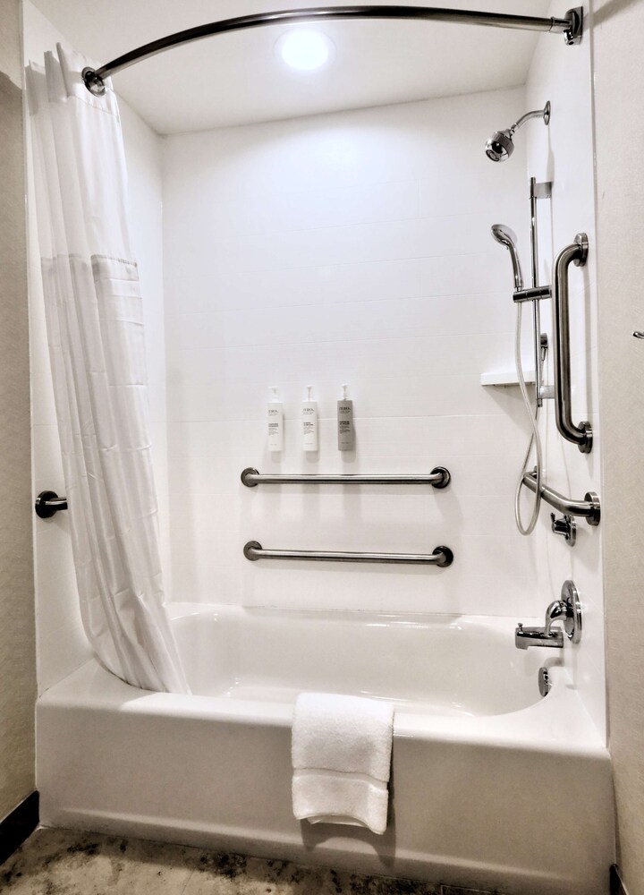Hilton Garden Inn Bel Air 51/60