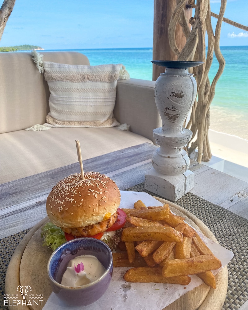 Elephant Beach Club & Resort Samui 24/50
