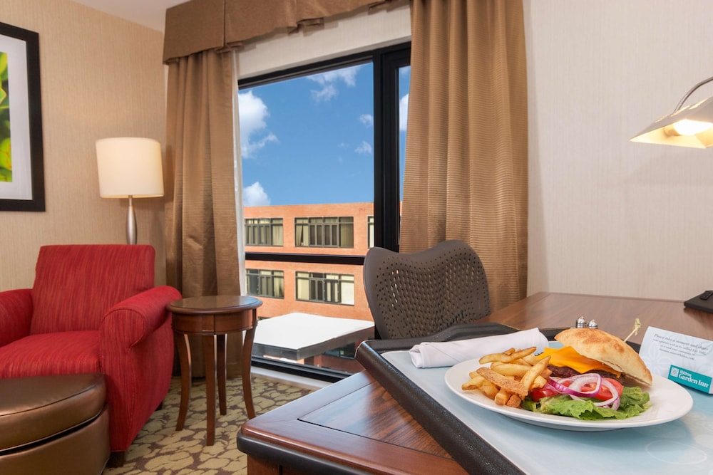 Hilton Garden Inn Burlington Downtown 39/73
