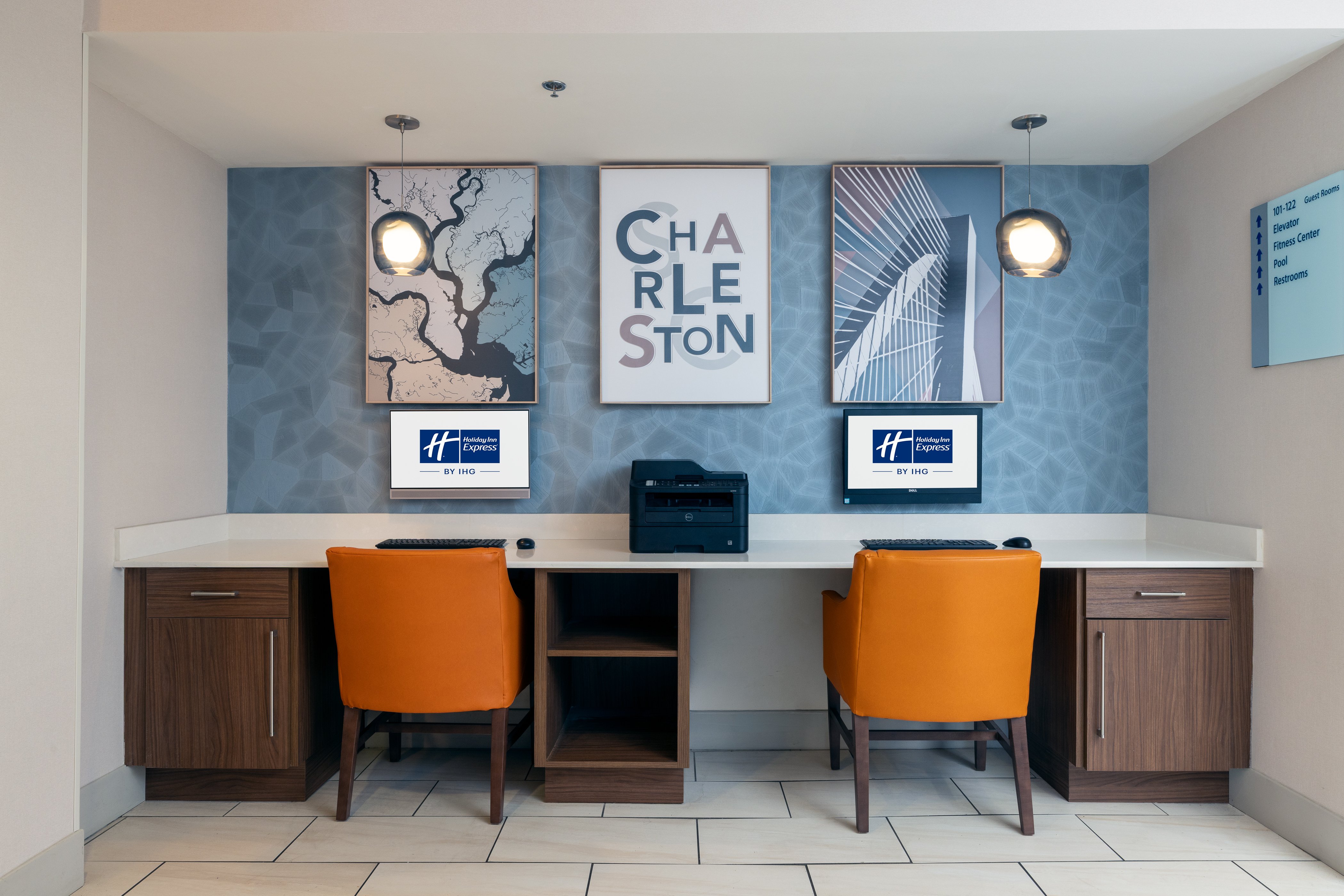 Holiday Inn Express Charleston US Hwy 17 & I-526 62/77