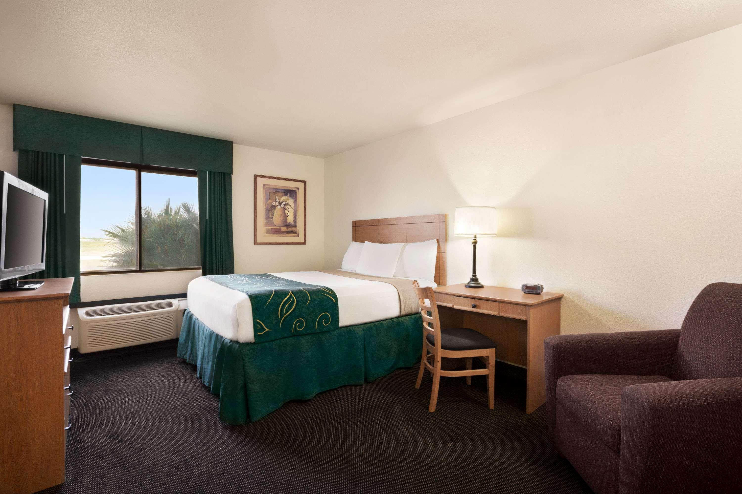 Travelodge By Wyndham Pecos 17/23
