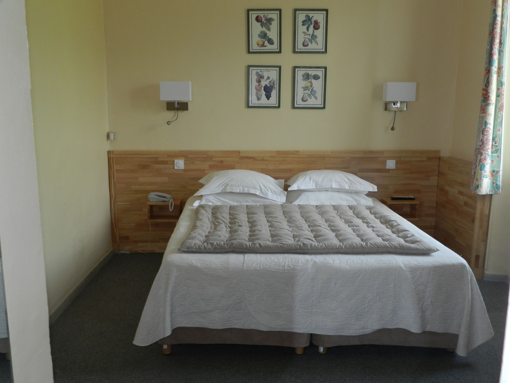 STANDARD, DOUBLE BED