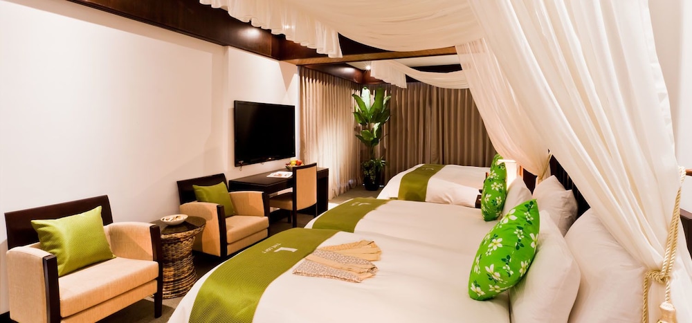 The Loft Seaside Suites 14/72
