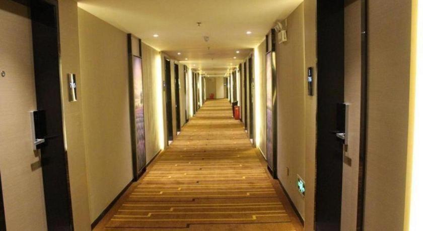 Lavande Hotel (Changsha High-speed Railway Station Shumuling) 26/41