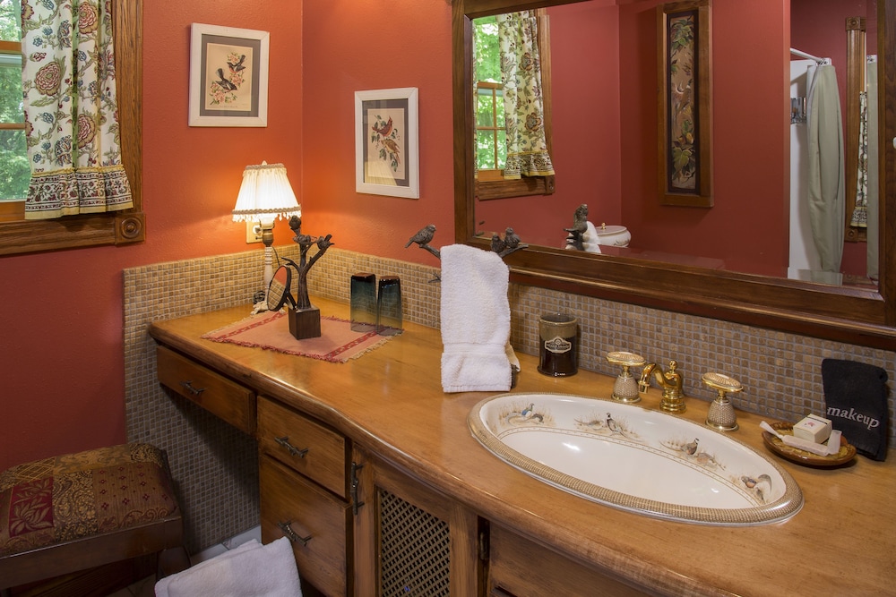 Hidden Serenity Bed and Breakfast 43/47