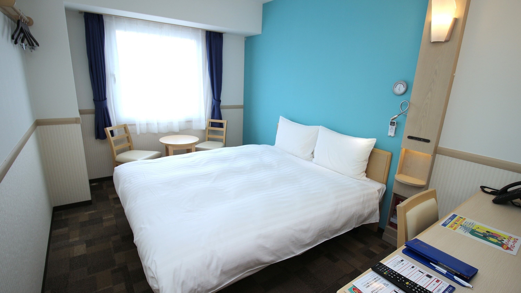 ROOM, DOUBLE BED, SMOKING