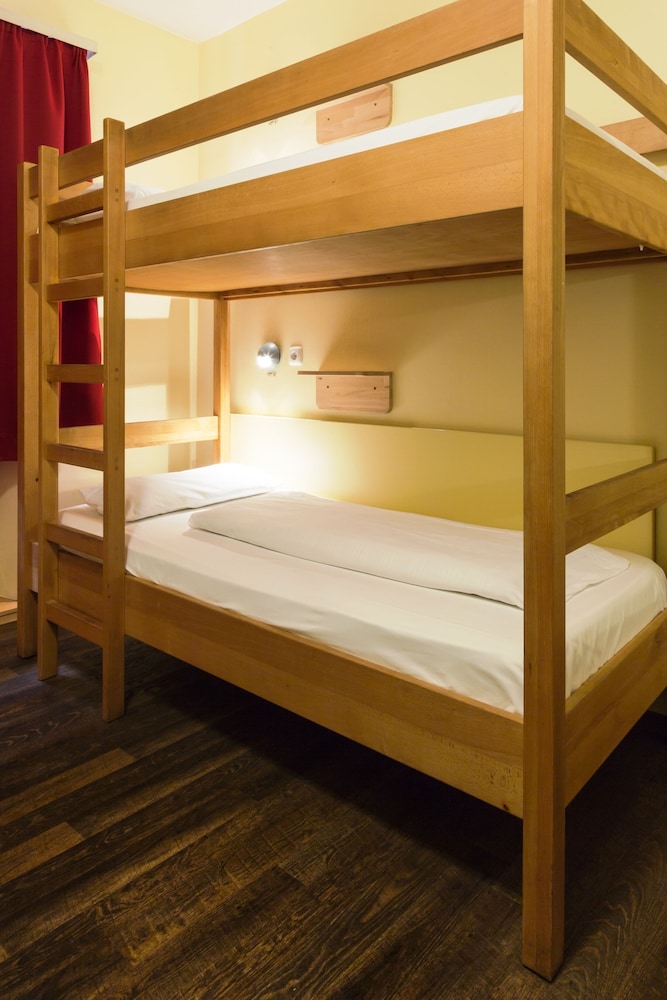 Euro Youth Hotel Munich 54/64