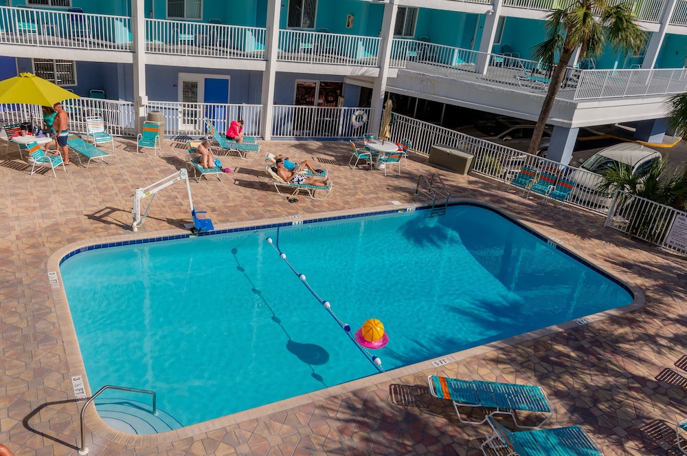 PELICAN POINTE SUITES 6/58