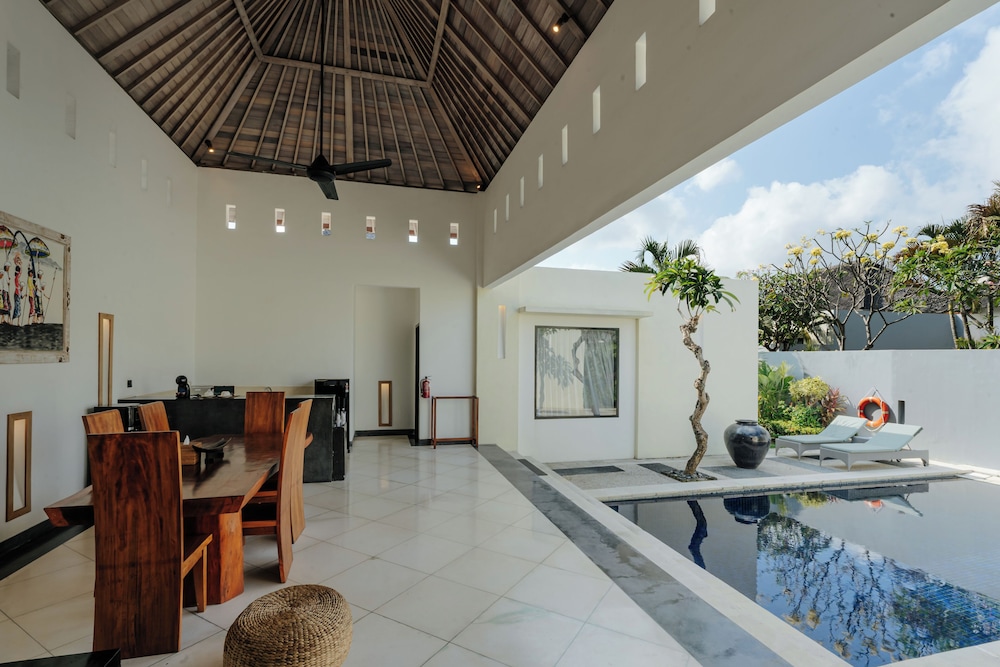 The Seminyak Suite - Private Villa 52/62
