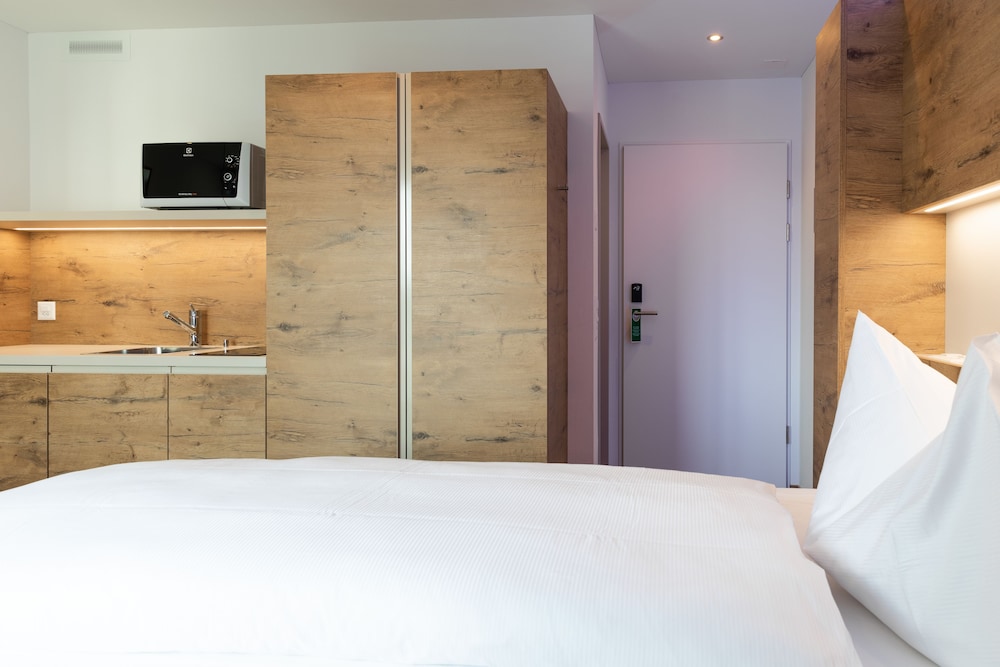 Jet Hotel Zurich Airport 23/45